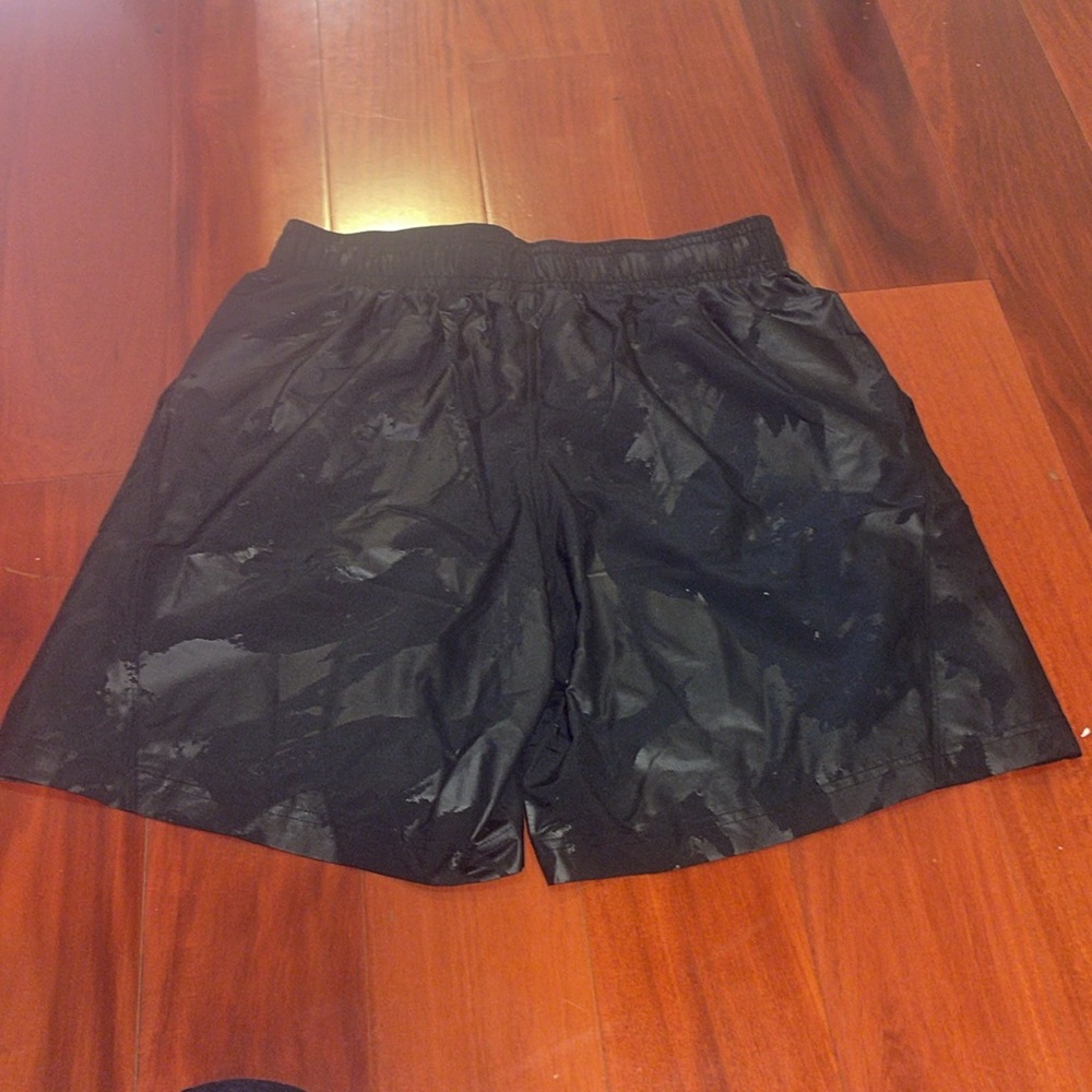 New Under Armour Black Woven Emboss Shorts Men’s Size L - Picture 6 of 16
